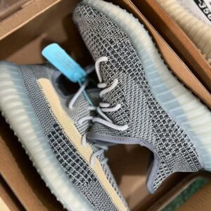 Yeezy shoes pallet